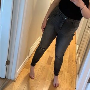 Grey Denim ripped skinny Jeans! Never worn 🤍💙